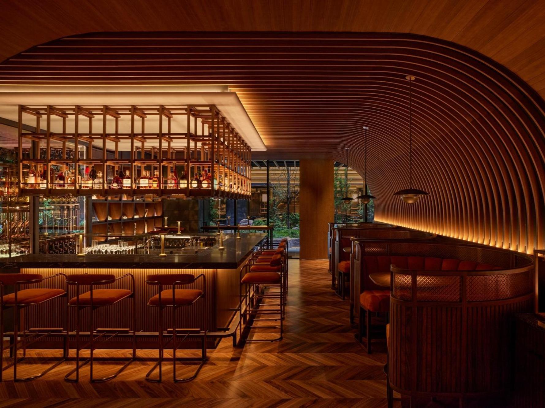 Dusit Thani Kyōto Esterno foto The bar at The Standard London